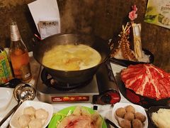 -鲜入围煮花胶鸡海鲜火锅