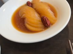 蜜汁炖雪梨-老牌坊鲁菜名店(聊城美食岛店)