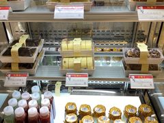 面包甜点陈列柜-红房子西菜馆(淮海中路店)
