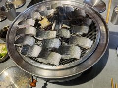 -围炉肉舍•炭烤活鳗•丹东海鲜烤肉(步行街店)