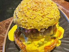 瀑布芝士牛肉汉堡-Let'sBURGERplus·非常创意汉堡(三里屯店)
