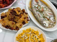 -丹水桥地锅鱼·翘嘴鲌·地方特色全鱼宴(丹江口大坝店)