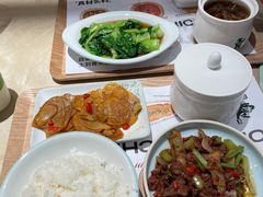 -老乡鸡(上海白玉兰广场店)