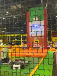 -蹦蹦跳跳(新奥购物中心店)