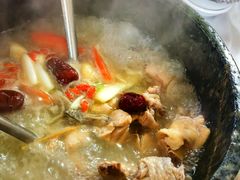 -鲁朗纳麦石锅鸡庄园