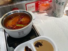 -百品聚旋转火锅(万德庄店)