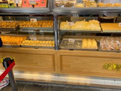 面包甜点陈列柜-鲍师傅糕点(江苏路店)