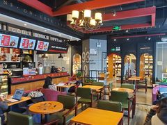 大堂-西西弗书店&矢量咖啡(凯德晶萃广场店)