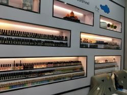 -美斯洛美甲美睫连锁店