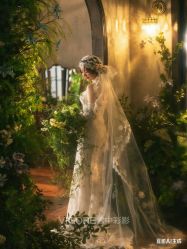 -雪中彩影婚纱摄影·微光艺术中心