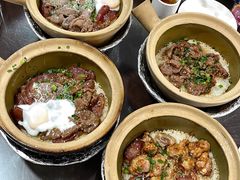 窝蛋牛肉拼腊肠-红星光发煲仔饭(文海店)
