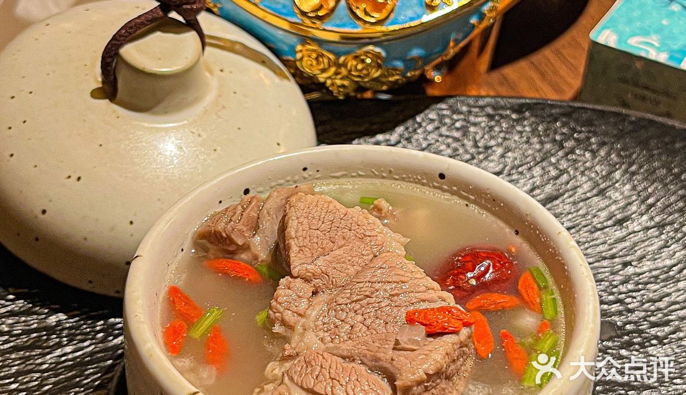 在深圳吃到了正宗新疆菜，面包烤羊腿好绝！