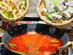 -贵厨酸汤牛肉(花果园国际中心店)