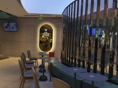 -奈雪的茶(亨特国际广场店)