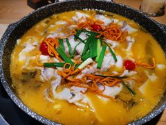 -山城外·非遗酸菜鱼(新都汇融店)