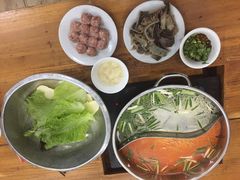 -苗伯妈酸汤火锅
