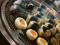 -围炉肉舍•炭烤活鳗•丹东海鲜烤肉(步行街店)