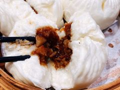 蜜汁叉烧包-赏点粤式点心(广州塔店)