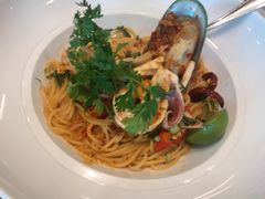 -Chom Cafe and Restaurant
