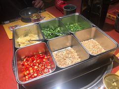 -谭鸭血老火锅(龙湖宝山天街店)