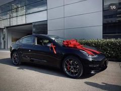-TESLA 特斯拉(上海太古汇体验店)