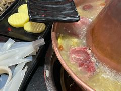 -果松木炭酸菜铜火锅·外婆参鸡汤