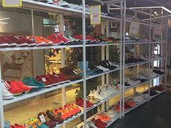 -唯品仓(东山锦轩·现代城店)