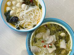 -灵芝妹子海鲜米线(劳动公园店)