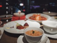冰酒桃胶奶香杏仁布丁-悦轩中餐厅·高空江景·杭州柏悦酒店