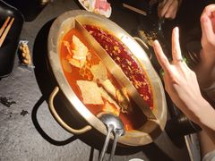 牛油金汤鸳鸯锅-九鼎轩脆毛肚火锅(南京东路店)