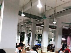 大堂-标记美食新鲜猪杂(兴南大道店)