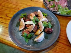 鸡胗配无花果-羽深肉铺 Steak & Wine