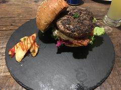 -HIGH FIVE哈福手工汉堡(桂林路店)