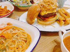 三文鱼罗勒番茄扁面-HELLO 27 意面·沙拉·帕尼尼