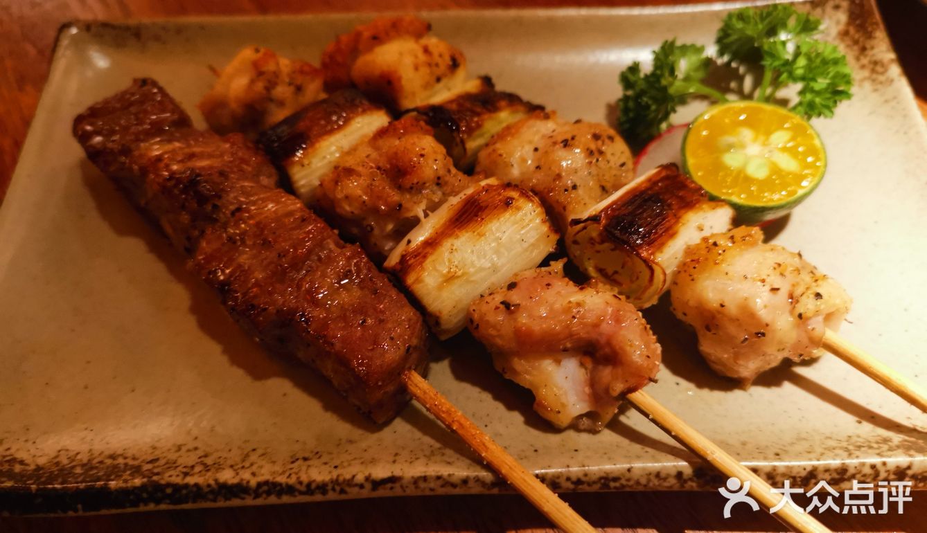 周末太火爆，根本都没有位置。装修很日系风，环境不错