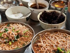 -正宗杨记普洱酸醋米线(总店)