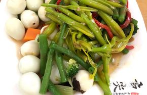 Green Beans and Broccoli
