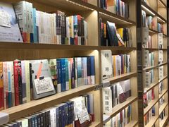 -猫的天空之城概念书店(杭州南宋御街店)