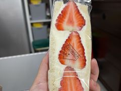 草莓三明治-Fruwich果明治(西单更新场店)