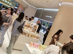 -好利来(上海长宁龙之梦店)