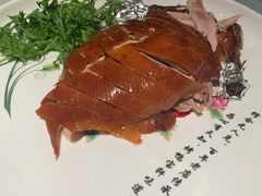 精品烤鸭-宝轩渔府·老字号海鲜·正宗津菜(水上店)