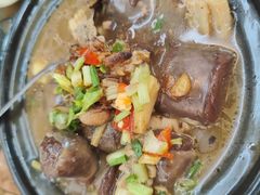 大肠猪血煲-聪辉同安老美食饭店(大元路店)
