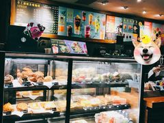 面包甜点陈列柜-星巴克臻选(成都宽窄巷子店)