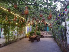 -百里峡七彩艺术小镇