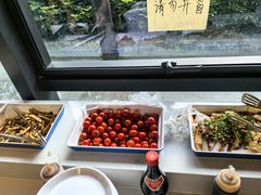 -茅草房·河畔园林火锅