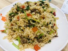 野山椒牛肉炒饭-罗莎蛋糕(魔法师司门口店)