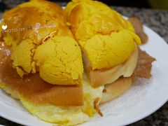 菠萝芝士猪扒蛋包-新鸿发咖啡美食