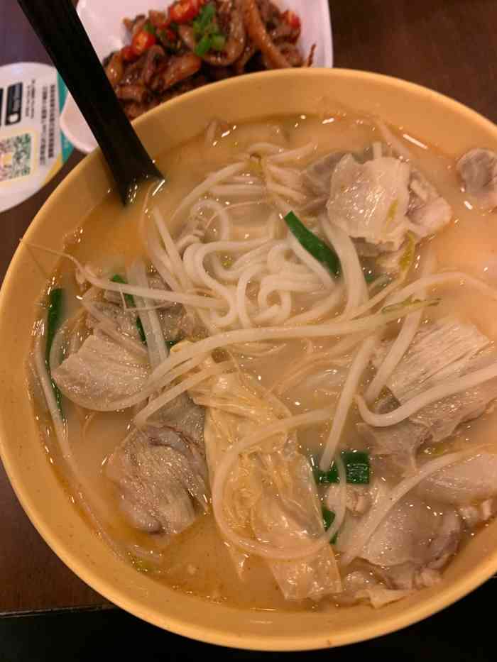 谭仔云南米线(豉油街店)-"刚开始还是抱着很惊奇的感觉进去的,因为香.