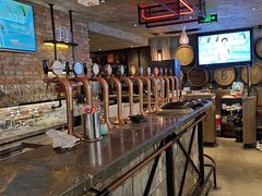 -BOURBON 玻本美式餐厅酒吧(虹桥新天地店)