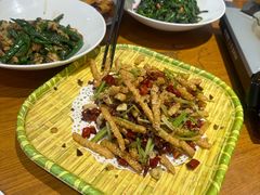 -黄泥岗·地道湖北菜(奥特莱斯店)